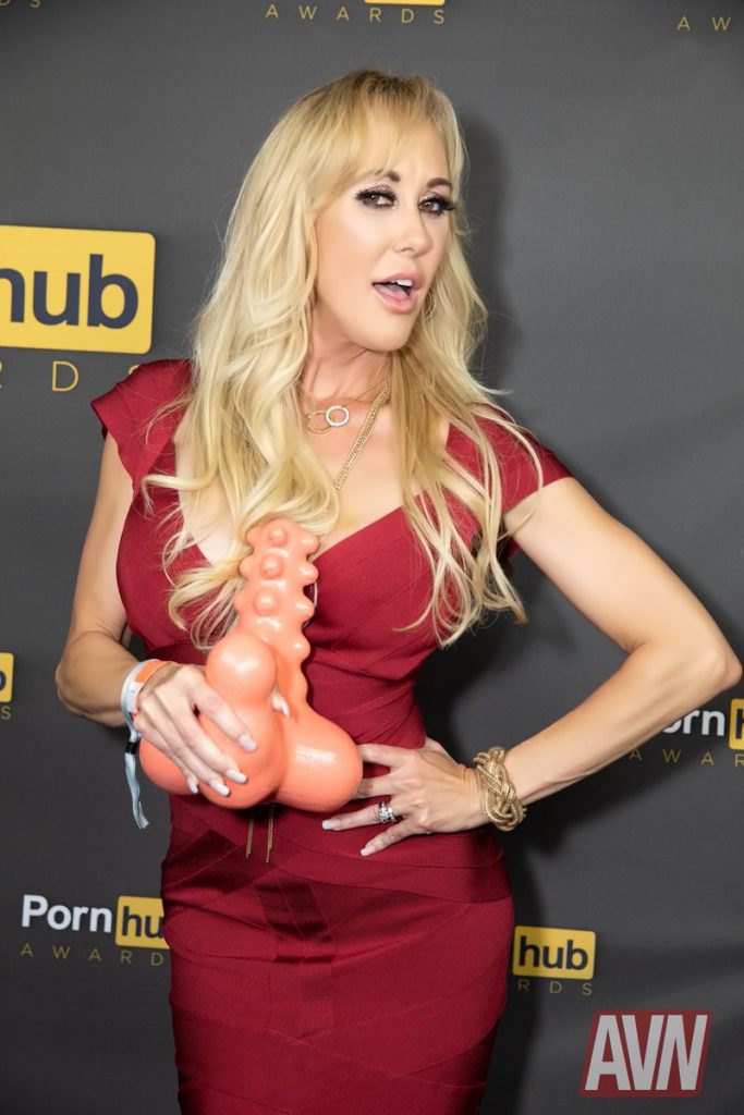 Brandi Love wins MILF award Brandi Love Pornhub
